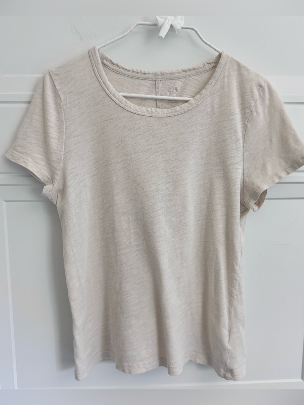 GAP Women's Short Sleeve Crewneck Tee in Light Cream, S